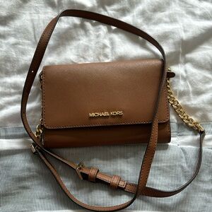 Wallet crossbody